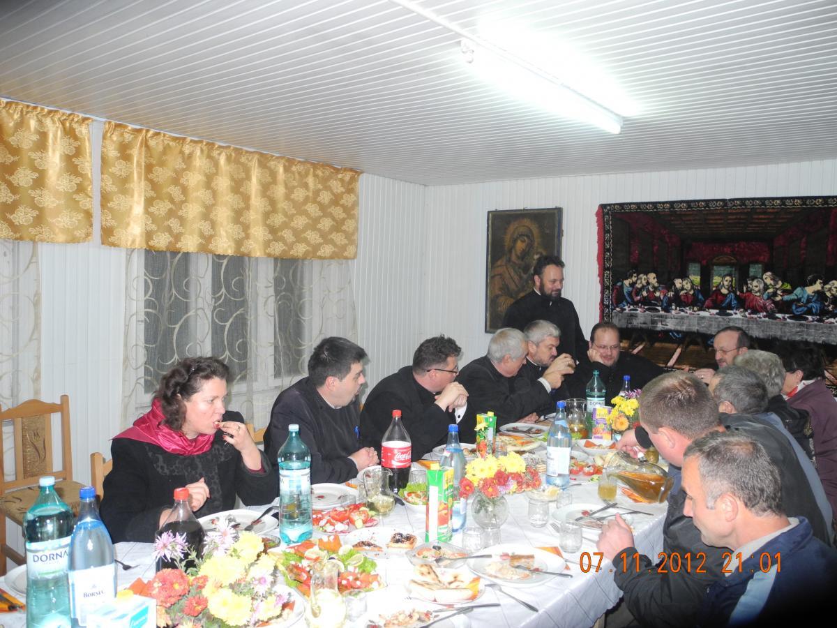Hramul parohiei noastre"Sfintii Arhangheli Mihail si Gavriil" Albesti 2012